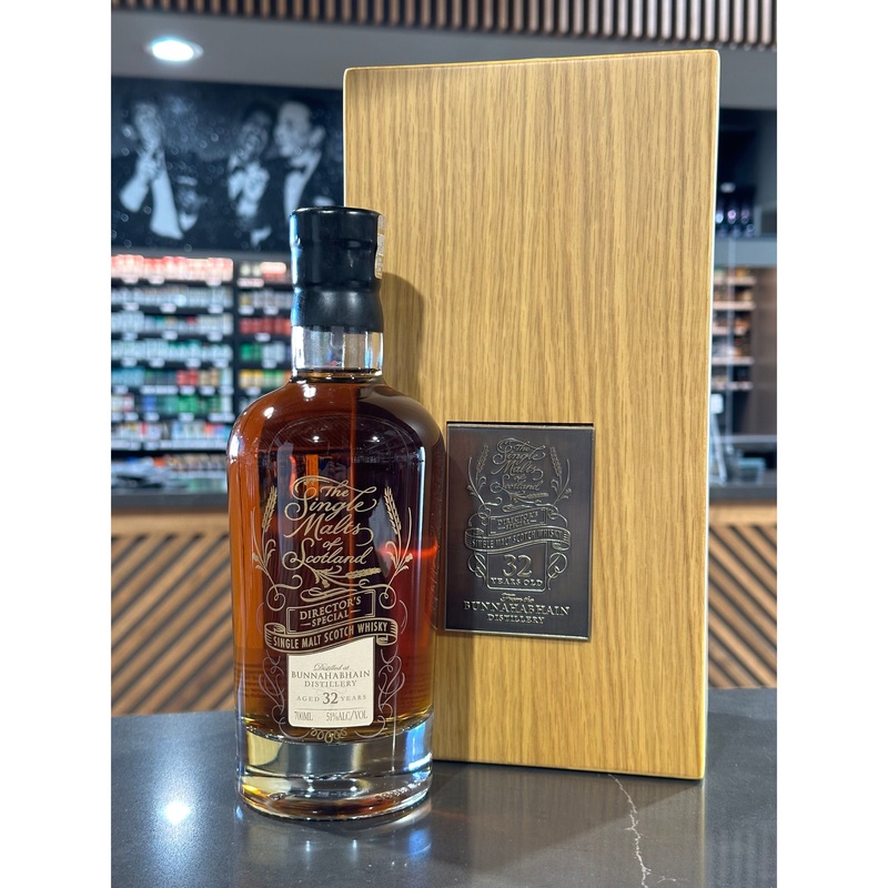 THE SINGLE MALTS OF SCOTLAND Director’s Special Bunnahabhain 32 Year Old Single Malt Scotch Whisky